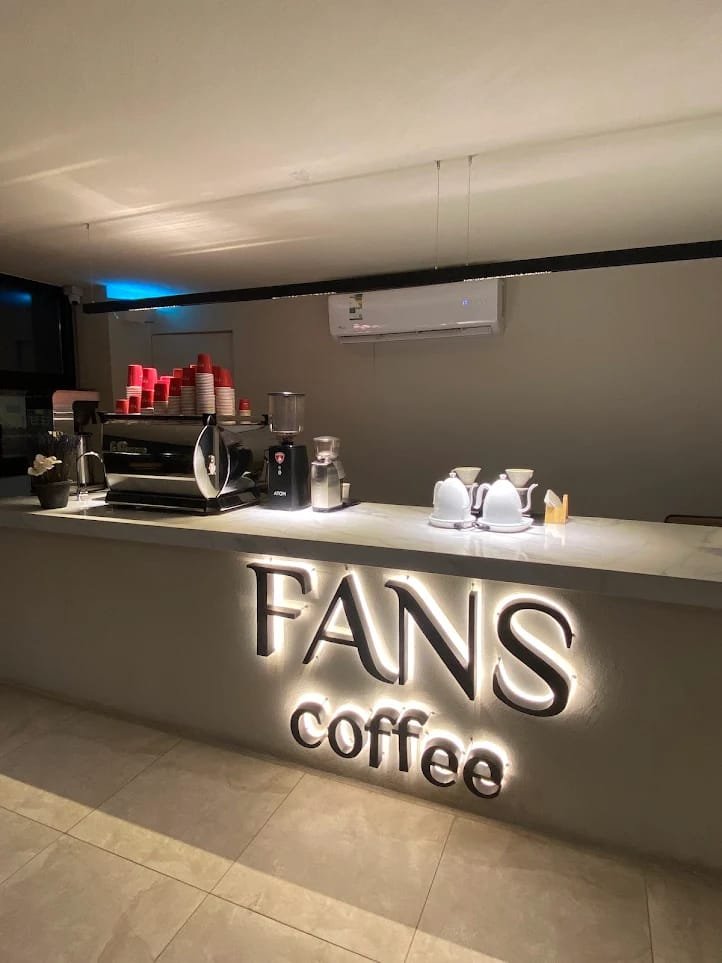 Fans Cafe D10