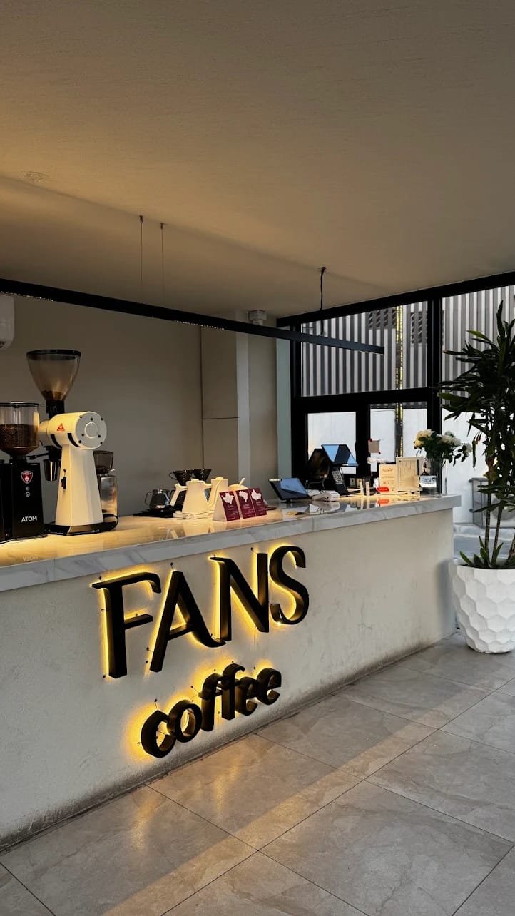 Fans Cafe D6